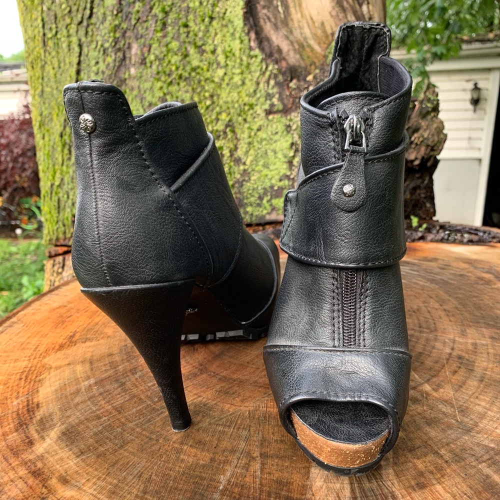 Simply Vera By Vera Wang open toe booty Sz 7